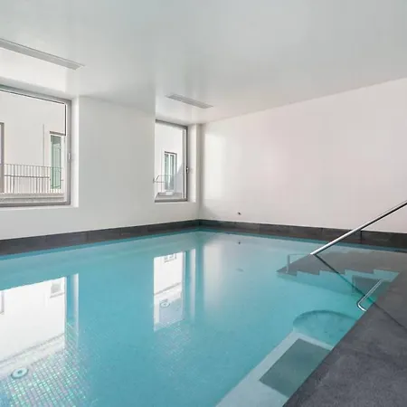 Ld Apartments~supercentral~ac~balcony~chiado アパート